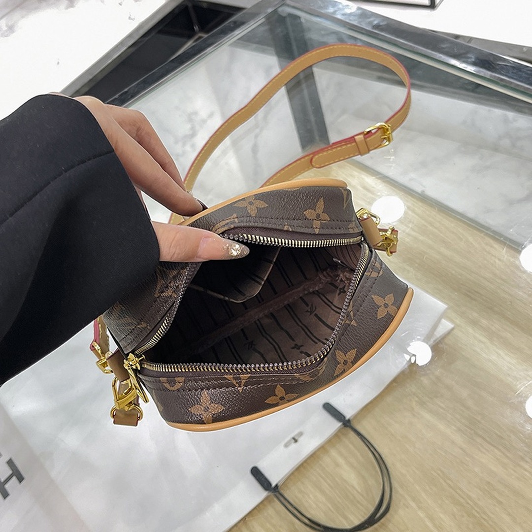 Louis Vuitton Danube - Image 2