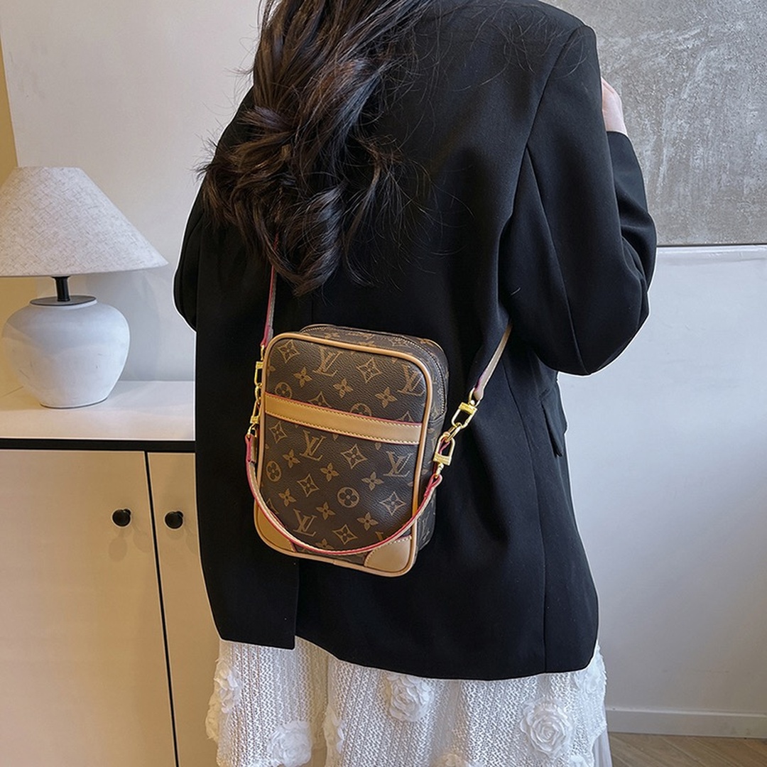 Louis Vuitton Danube - Image 3